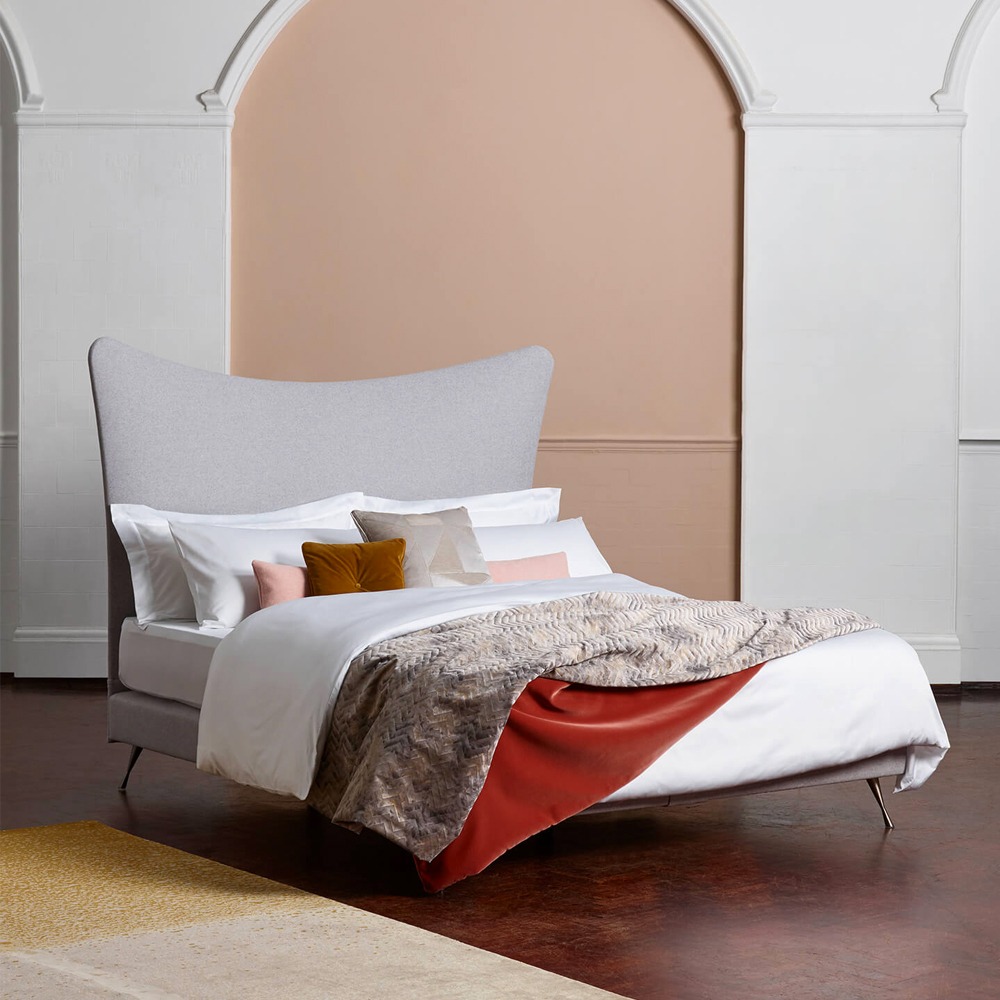 The Dream 650 Bed Linen Set